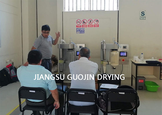 1500mL / H ~ 2500ml / h Pengering Semprot Tipe Bench Penguapan Air Untuk Susu Bubuk